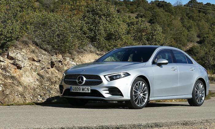 MERCEDES-A250_01.jpg