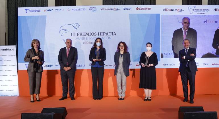 Foto de familia de los Premios Hipatia 2021