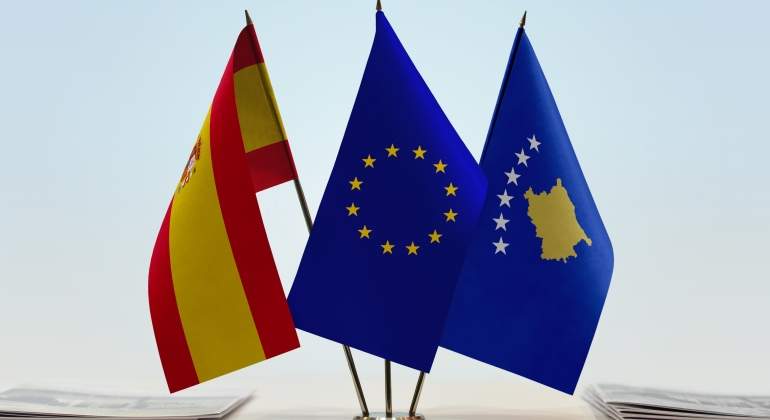 espana-kosovo-ue-banderas-dreamstime.jpg