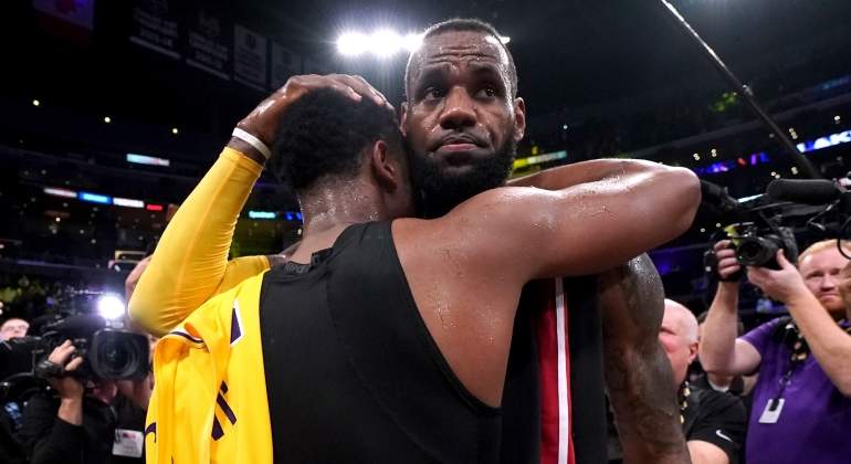 wade-lebron-abrazo-despedida-getty.jpg