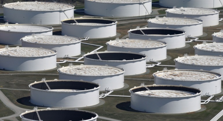 petroleo-almacenamiento.jpg