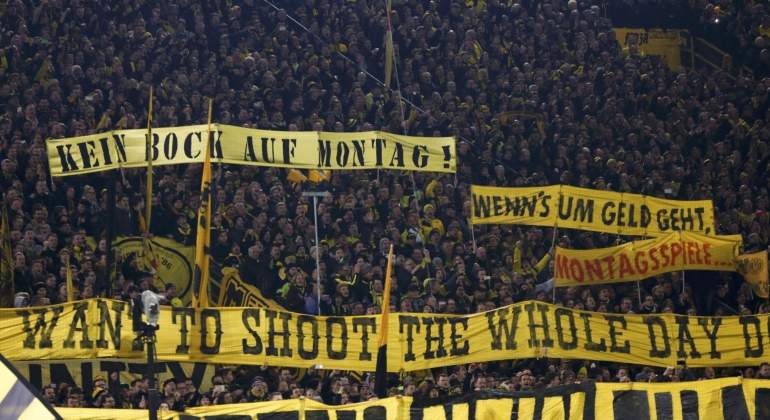 signal-iduna-park-protesta-lunes-reuters.jpg