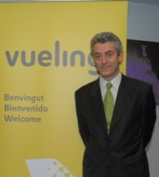 vueling225x250.JPG