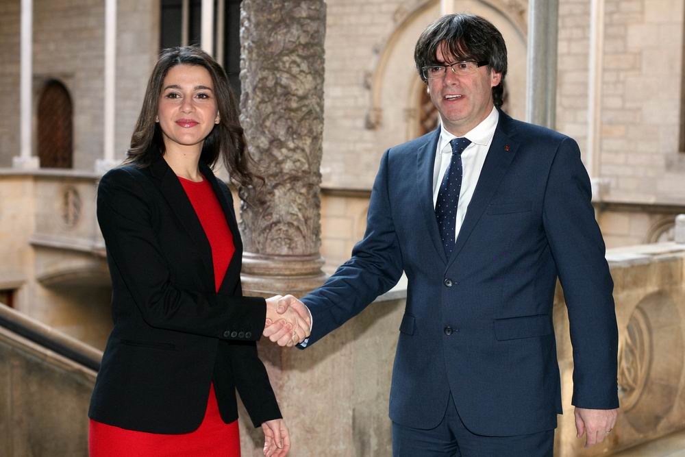 160126_PUIGDEMONT_ARRIMADAS_004 (1).jpg