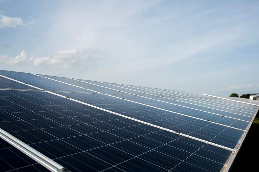 solar-cell-farm-power-station-alternative-energy-from-sun-3.jpg