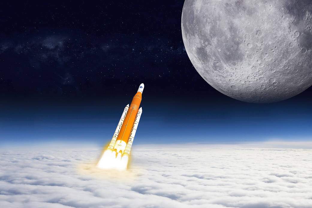 block_1_cargo_inflight_moon_tright.jpg