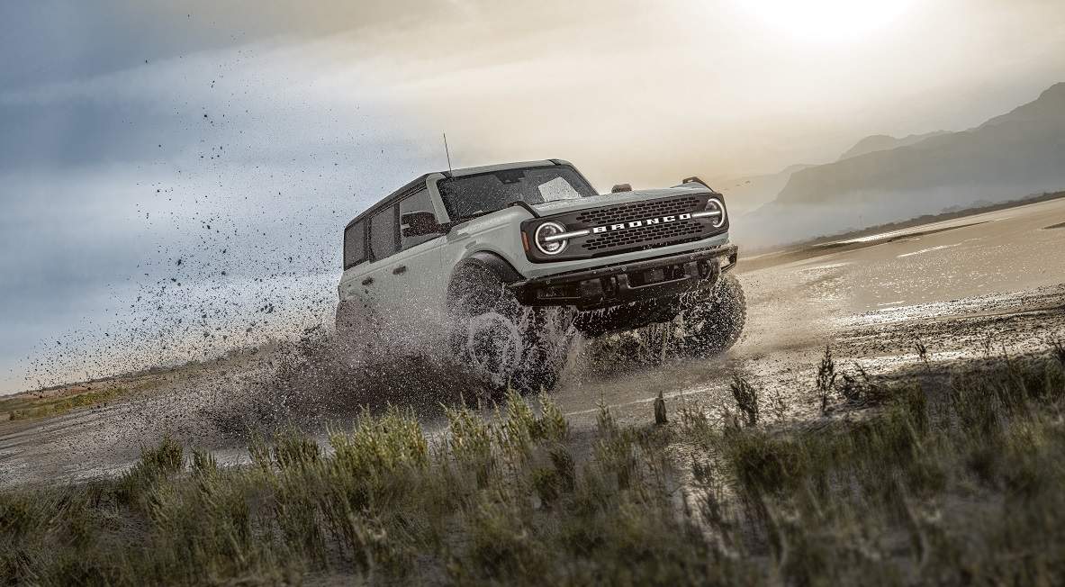 2023_FORD_BRONCO_BADLANDS_01.jpg