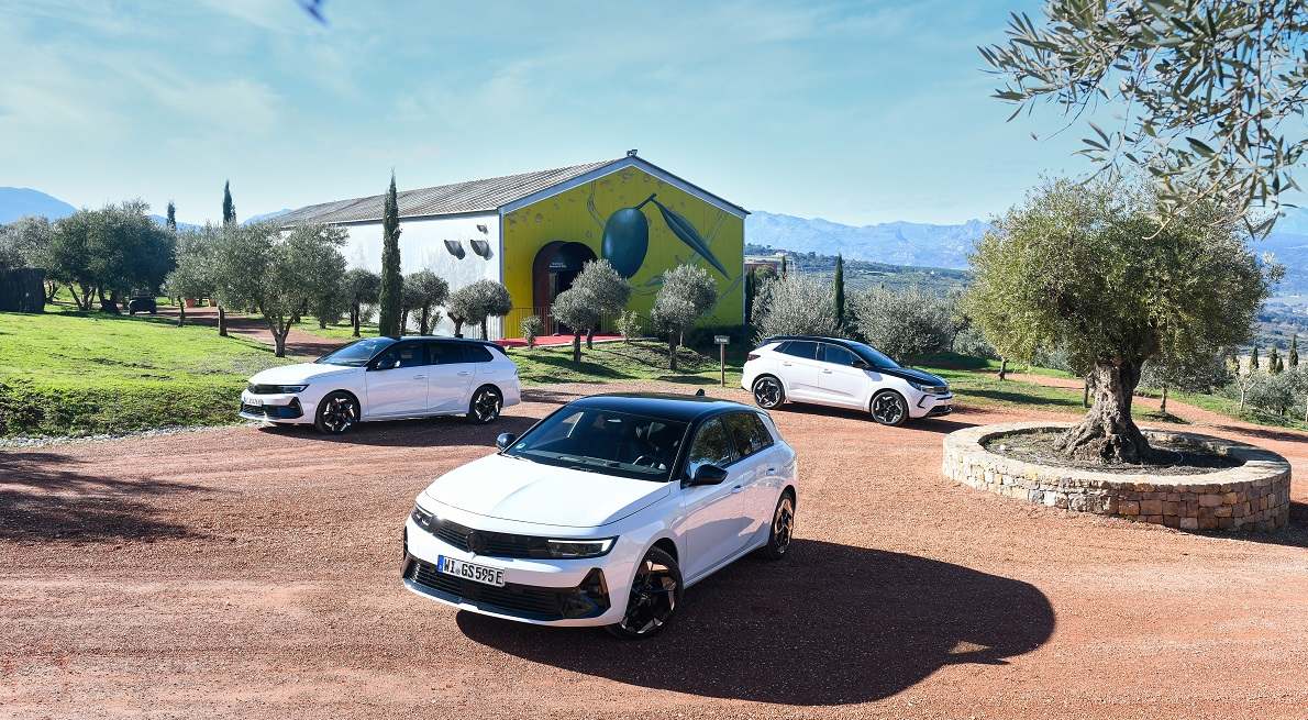 Opel-GSe-gama.jpg