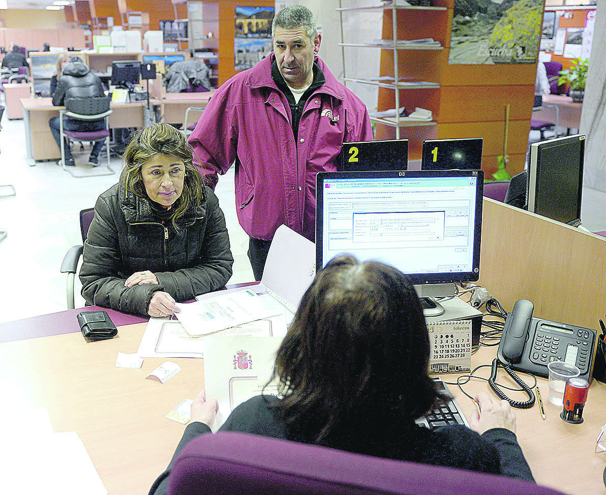 oficina-empleo-atencion.jpg