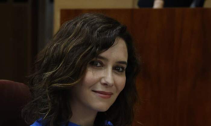 1200x655_ayuso-azul.jpg