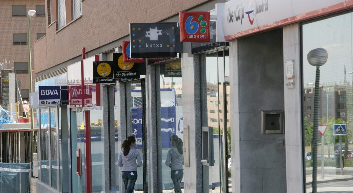 sucursal-kutxabank-ibercaja-bbva1200.jpg