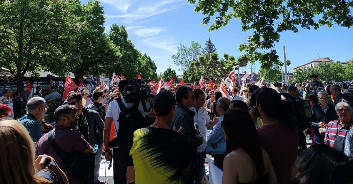 EuropaPress_5163637_mayo__miles_personas_salen_calle_cyl_reclamar_subidas_salariales_bajen.jpg