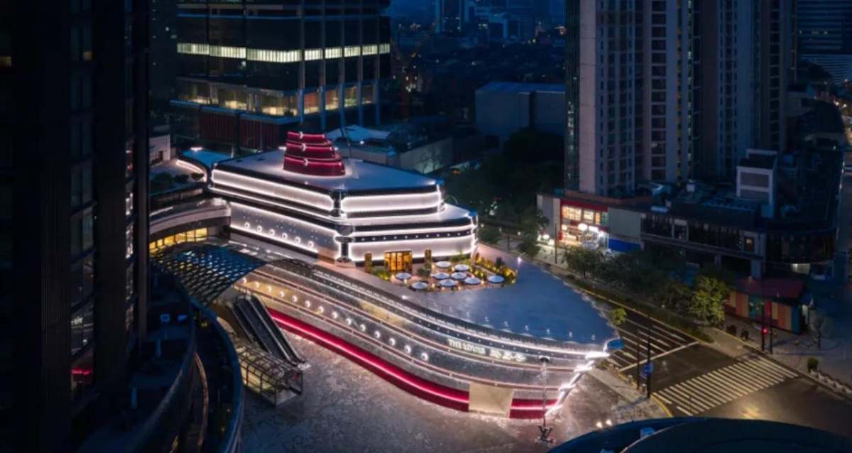 Barco 'The Louis'