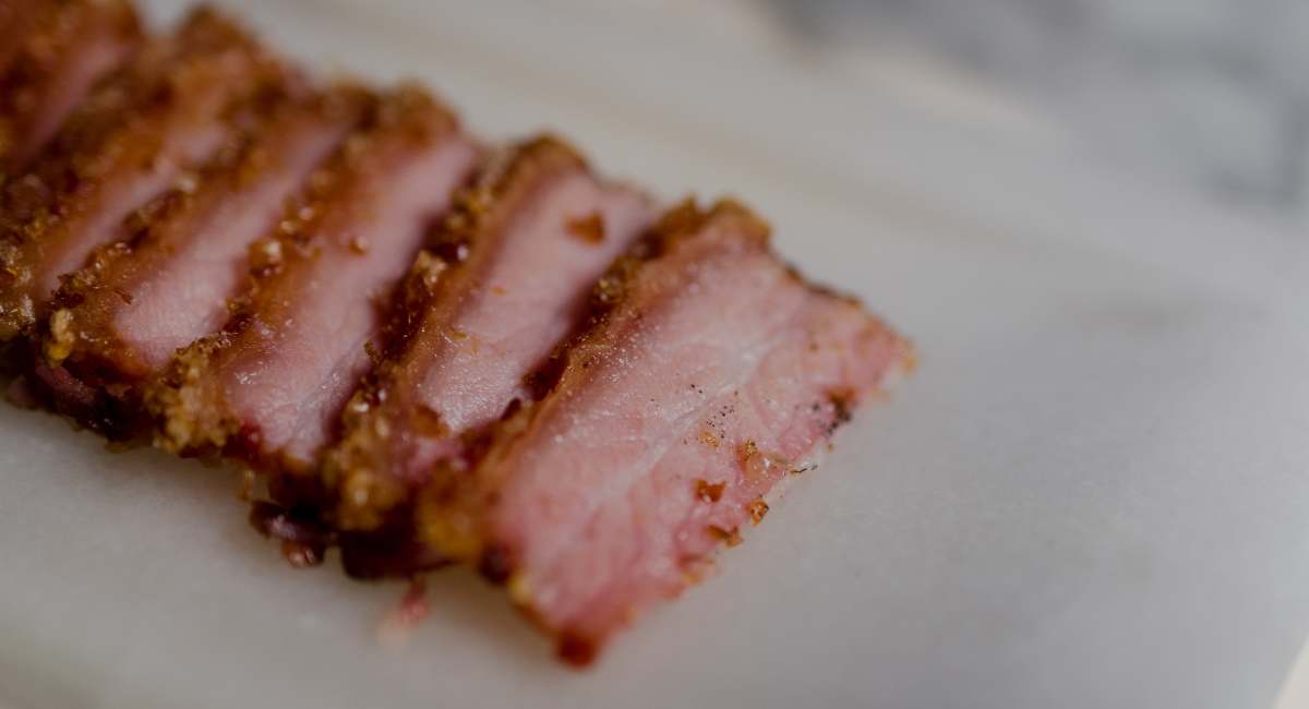 Torreznos, una de las especialidades de Roosiq Bar.
