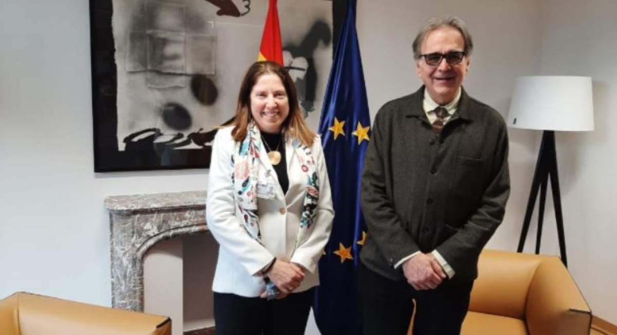 La-directora-general-de-Planificacion-y-Gestion-Educativa-del-Ministerio-de-Educacion-Maria-del-angel-Munoz-Munoz-junto-al-ministro-de-Universidades-Joan-Subirats.jpg