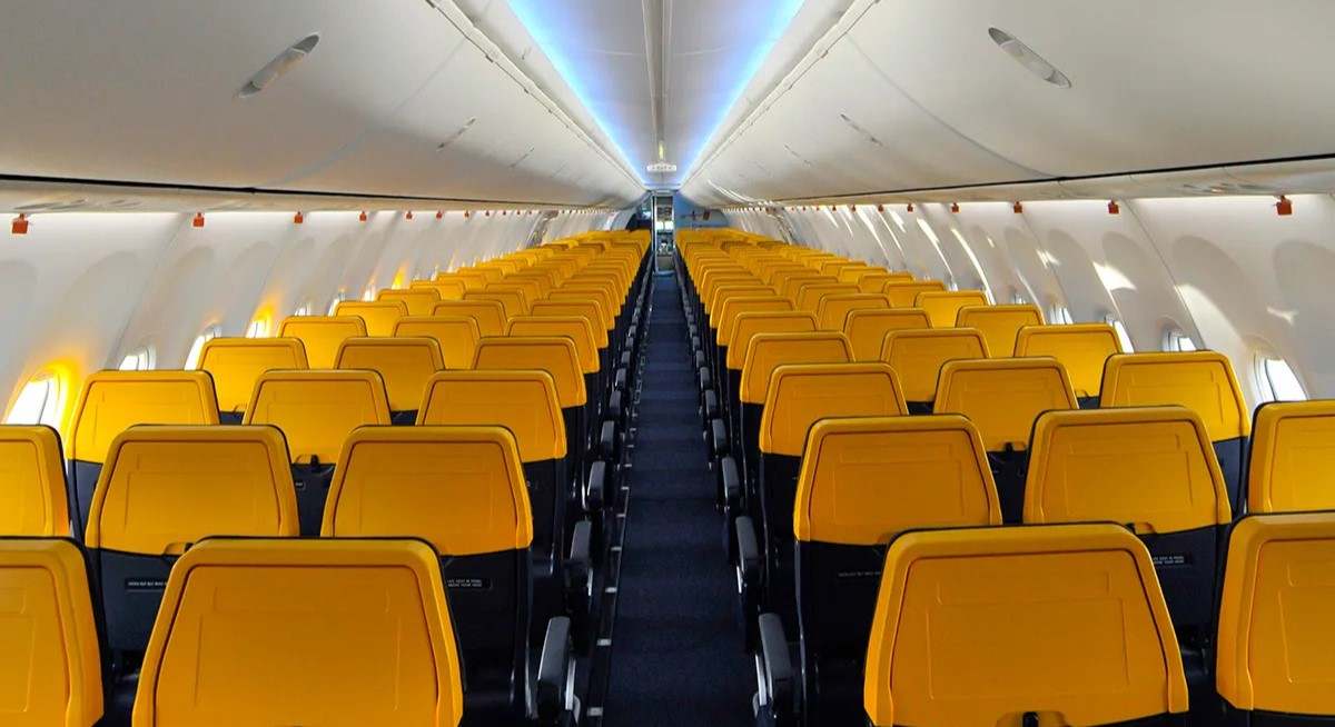 ryanair-new-boeing-sky-interiors-2.jpg