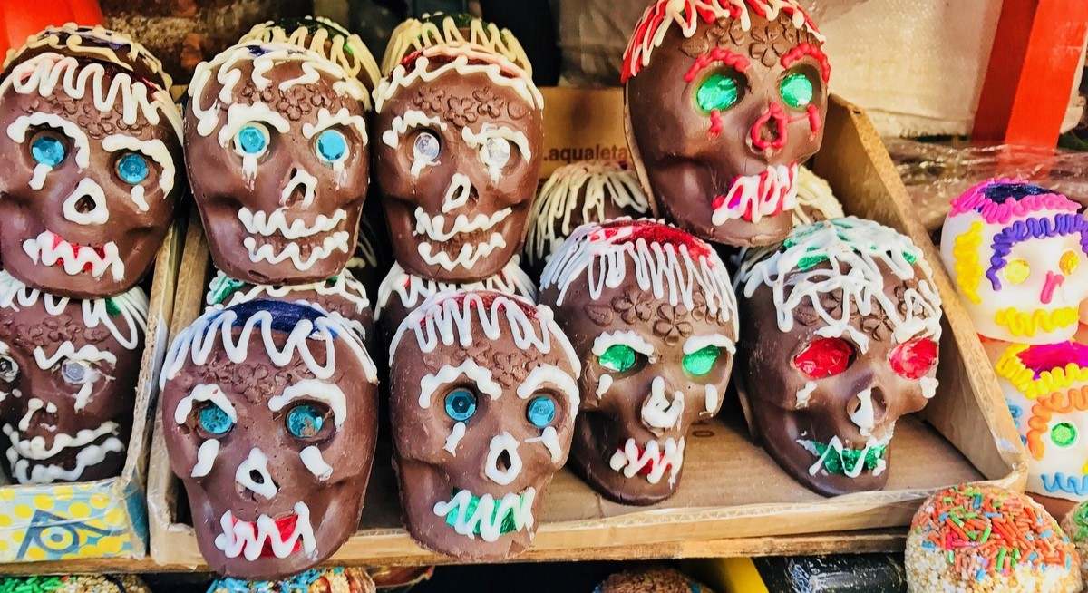 Dia-de-los-Muertos-chocolate-sku.jpg