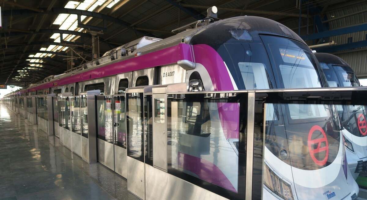 Delhi_Magenta_Line1).jpg