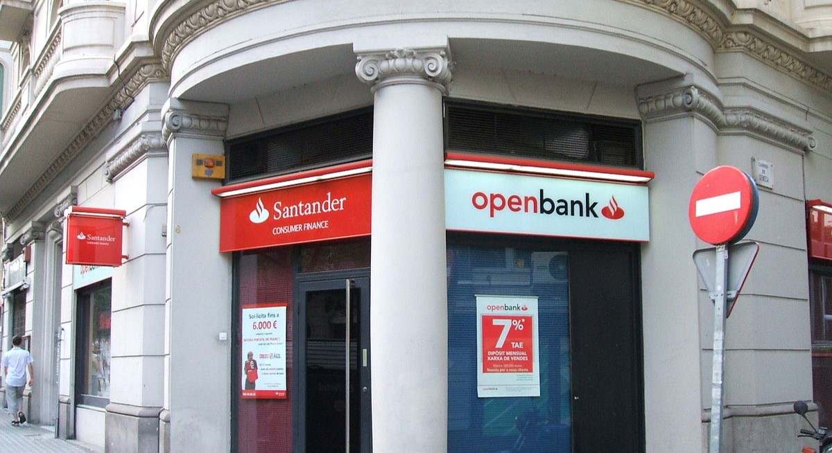 1200px-Openbank_BCN.jpg