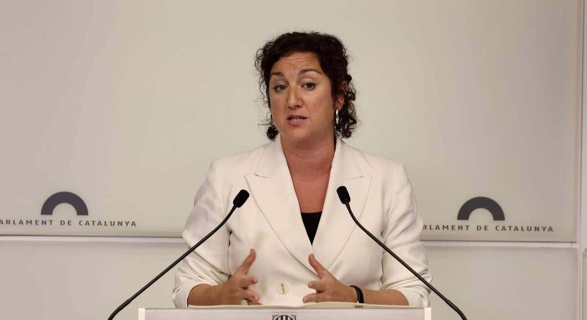 constitucio-mesa-parlament-2.jpg