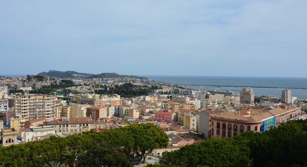 cagliari-panoramica-ciudad.jpg