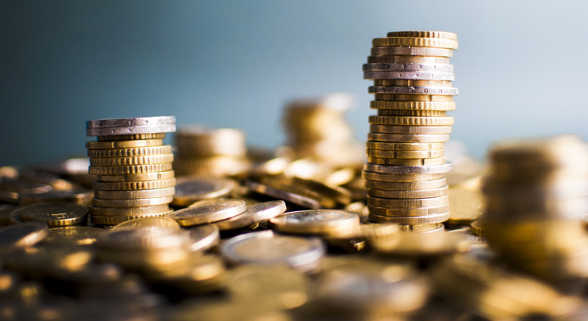 precio-dinero-intereses-monedas-euros-efectivo-istock-1200x655.jpg