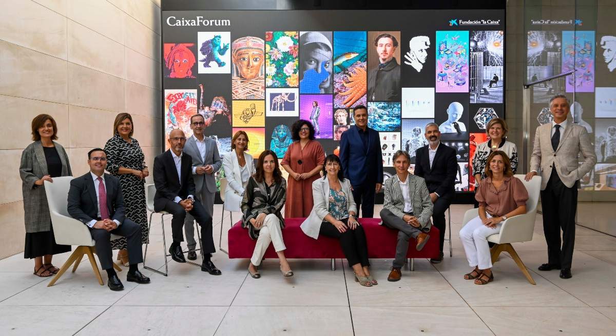 Foto-familia-Temporada-CXForum-22-23.jpg