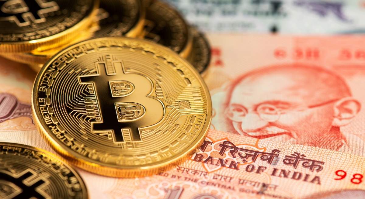 criptomoneda-bitcoin-rupia-india-billete-dreamstime.jpg