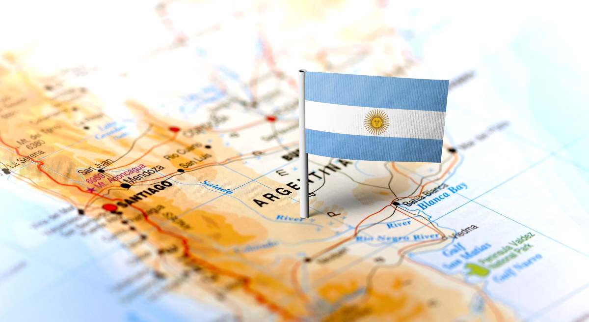 argentina-bandera-pesos.jpg