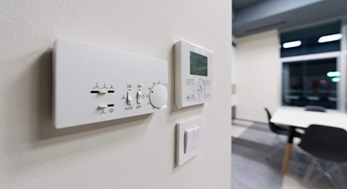 calefaccion-temperatura-oficina-iStock-539006844.jpg