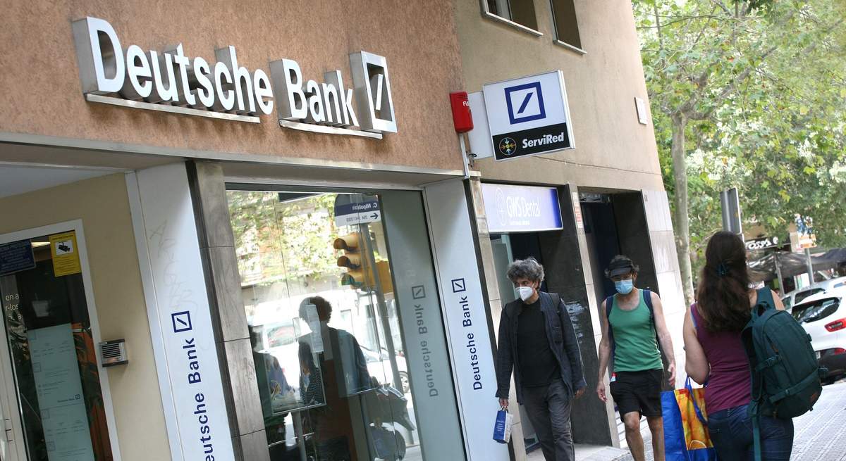 deutsche-bank-sucursal-calle.jpg