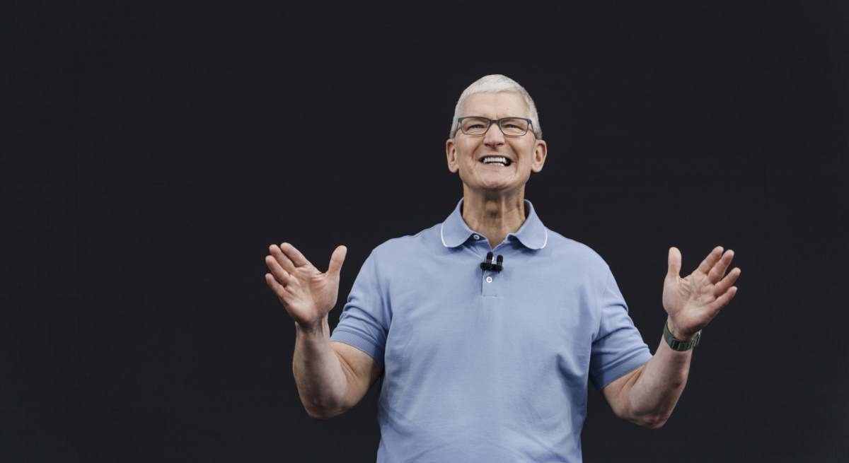 tim-cook-ceo-Apple-bbg.jpg