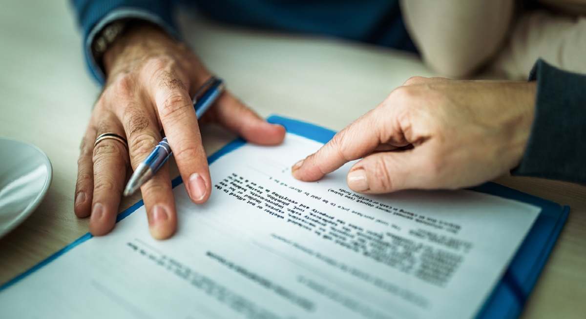 Firma_documento_Istock.jpg