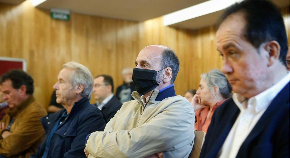 Los imputados Jorge Pío (2d) y Javier Reguera (1d) durante el juicio de la pieza original de la que derivó la macrocausa Pokémon.