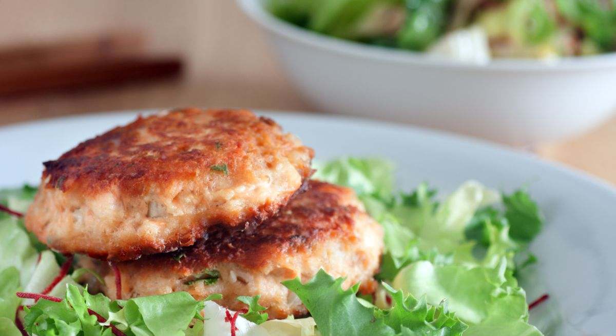 Estas hamburguesas de salmón son tan deliciosas que mi familia las ha pedido tres semanas seguidas