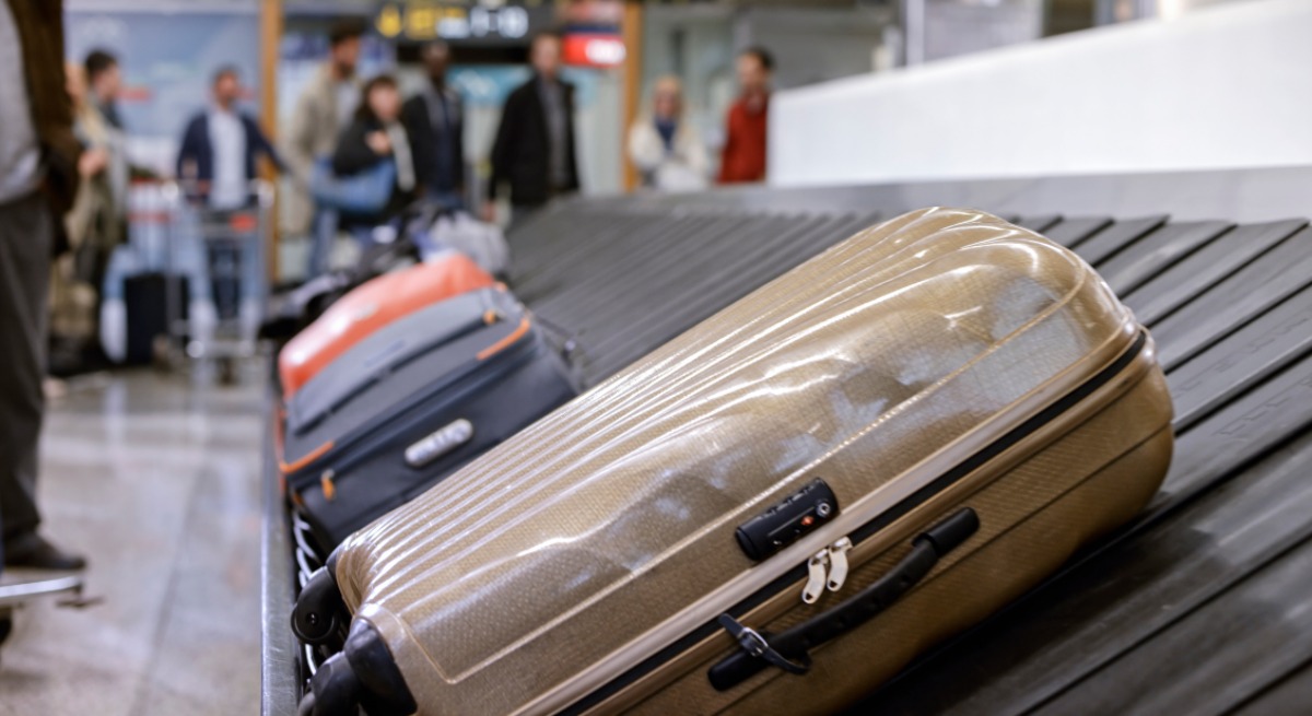 maleta-aeropuerta-estafa-timo-iStock-996797720.jpg