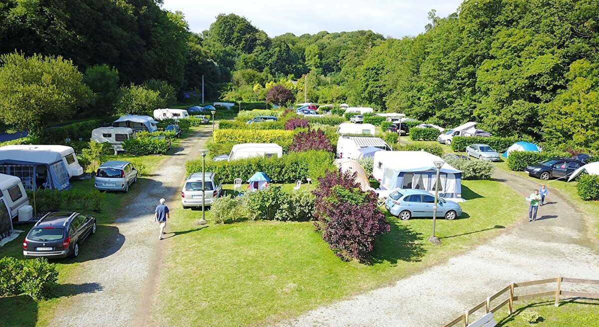 camping-des-4-vaulx-vue-d-ensemb1).jpg