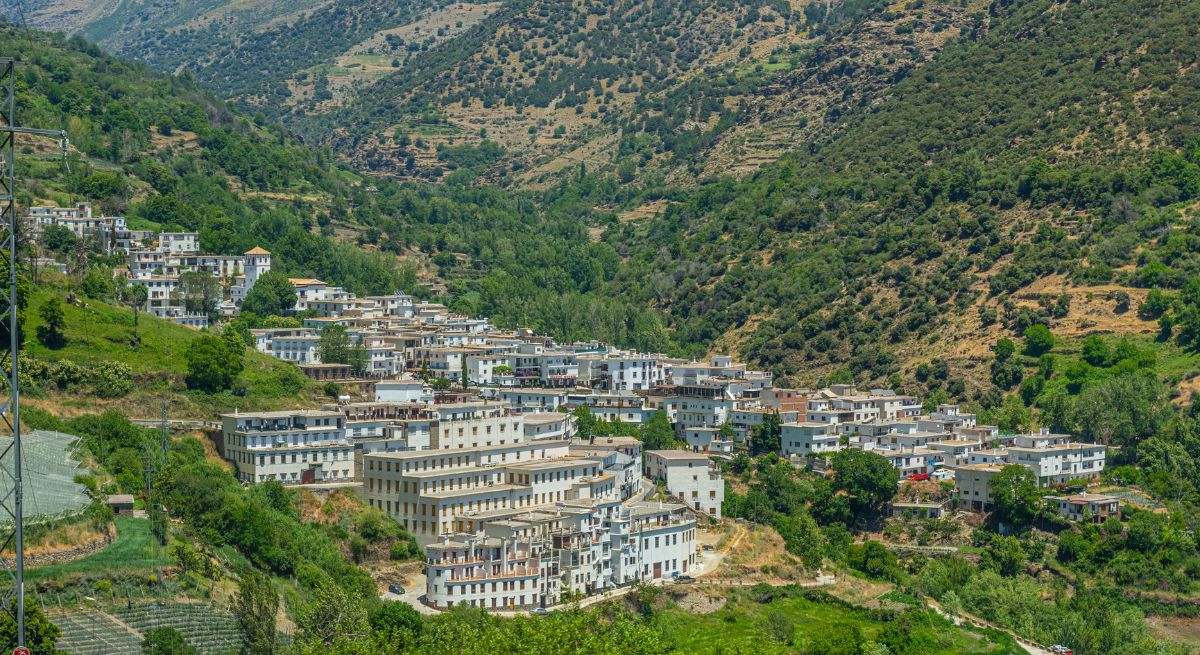 El pueblo de Trevélez visto desde las alturas