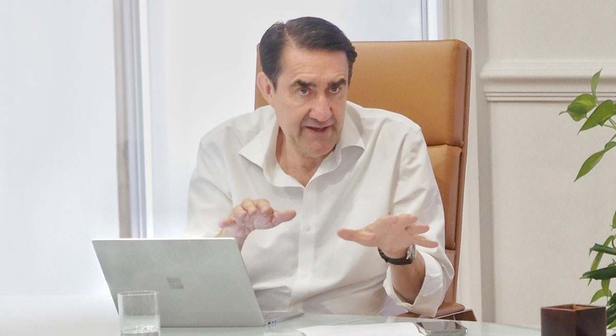 El consejero Juan Carlos Suárez-Quiñones