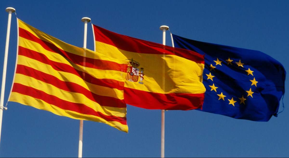 Banderas de España, Cataluña y UE.