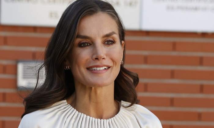 letizia-camisa-blanca-1200.jpg