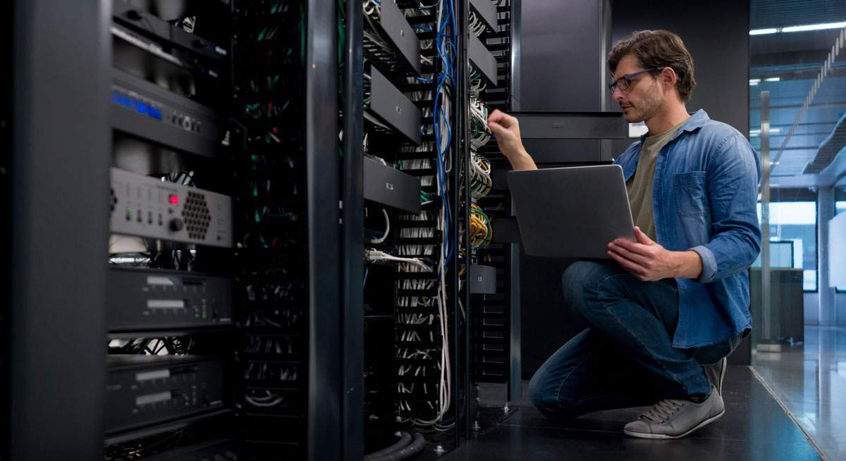 Datacenter-trabajadores.jpg