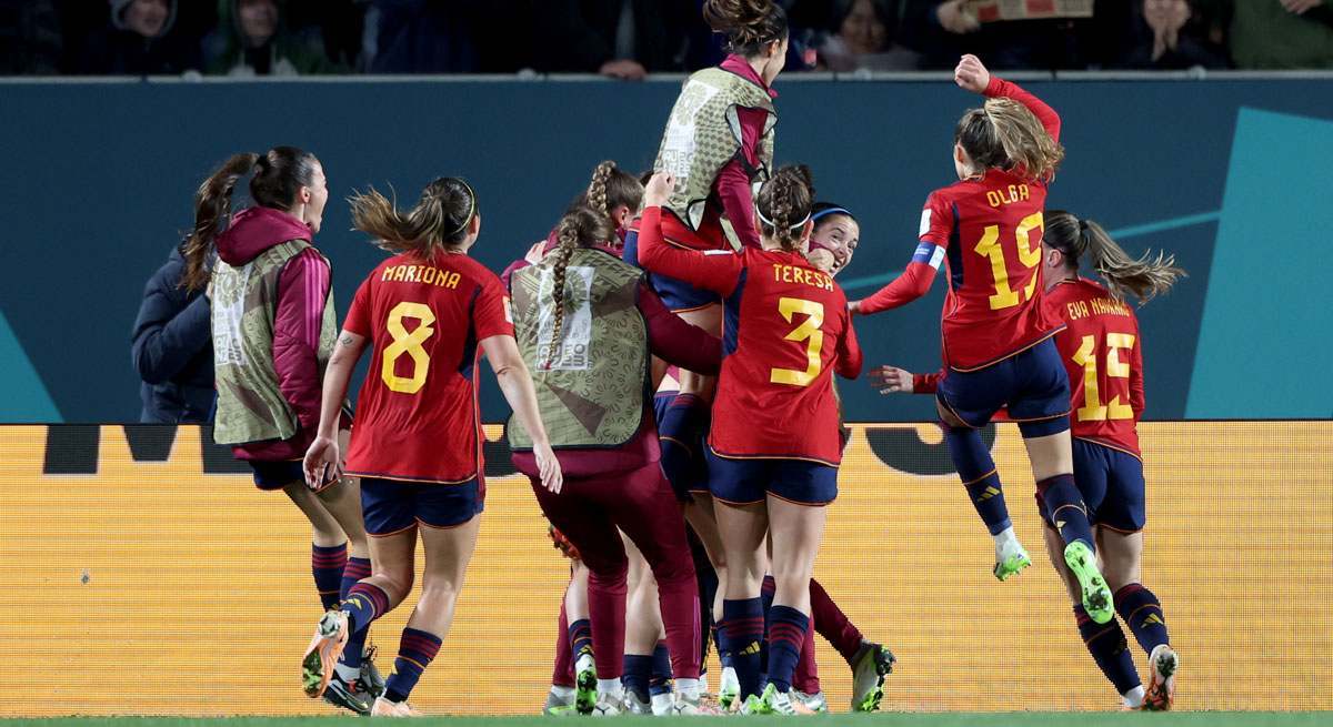 EuropaPress_5381599_spain_celebrate_salma_paralluelos_goal_during_the_fifa_womens_world_cup-1.jpg