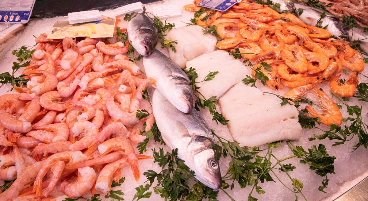 EuropaPress_4624616_pescaderia_mercado_abastos_12_agosto_2022_sevilla_andalucia_espana_indice.jpg