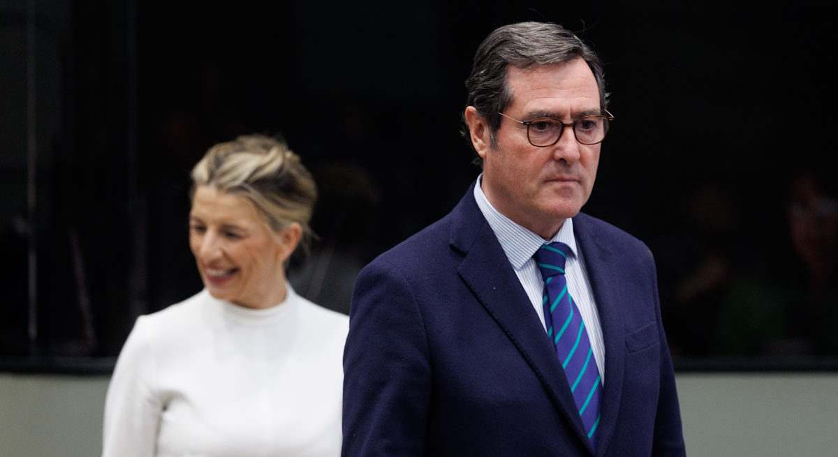 La vicepresidenta segunda, Yolanda Díaz, y el presidente de la CEOE, Antonio Garamendi