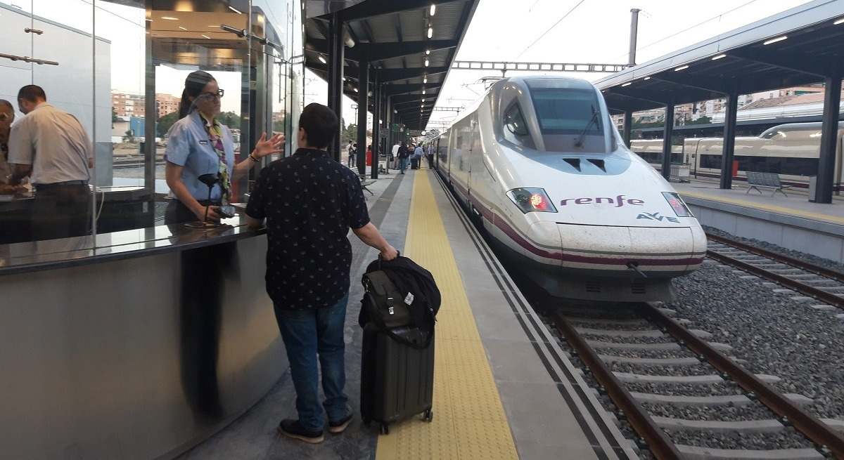 Andenes Granada. Foto: Renfe.
