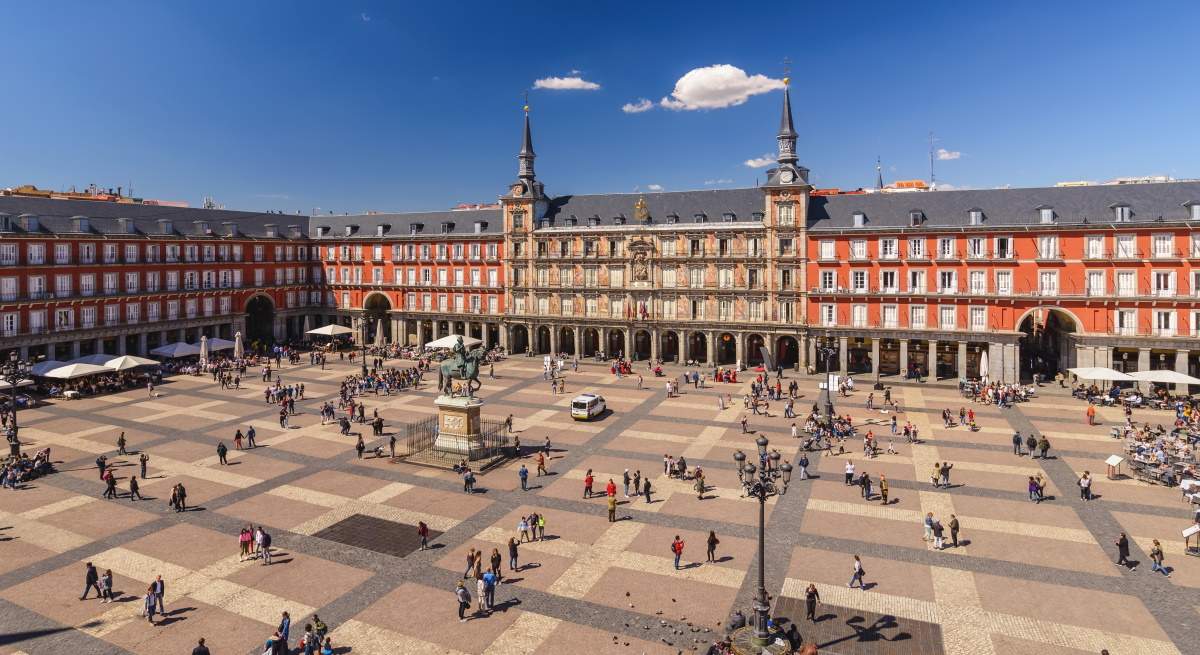 plaza-mayor-madrid-dreamstime.jpg