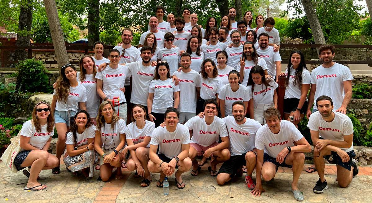 Equipo-Demium-junio22_paraweb.jpg