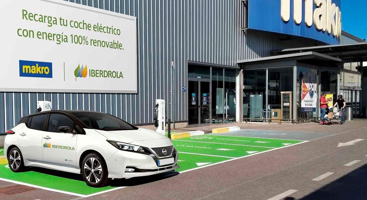 Estacion-de-recarga-en-centro-Makro.jpg