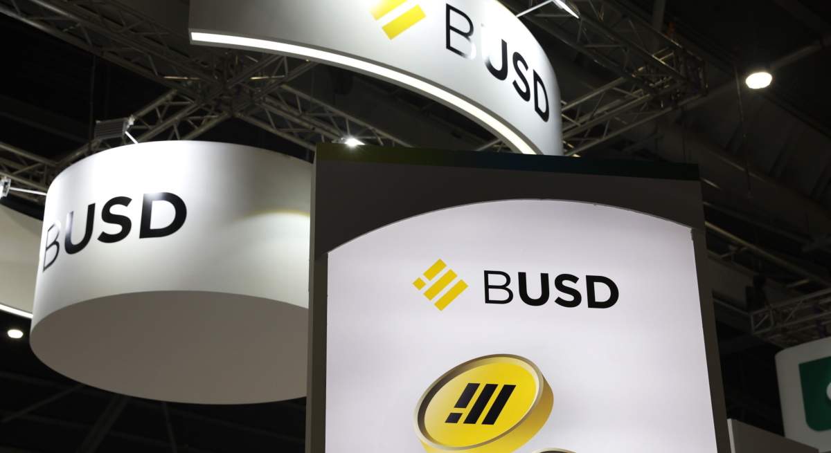 binance-usd-bbg.jpg